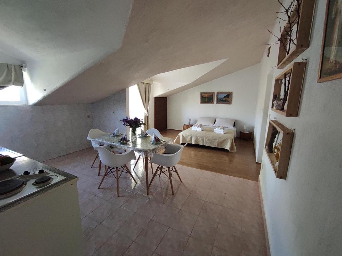 Apartment Mlaja Trpanj